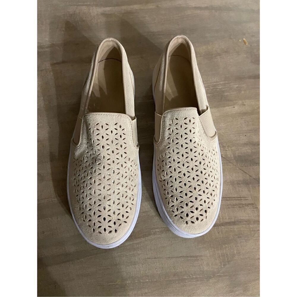 Vionic slip on sneakers suede leather tan Size 6
